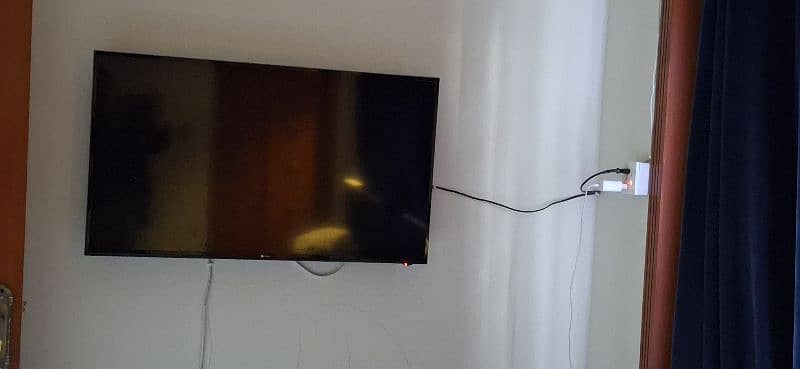 Orange brand 40 inch lcd 1