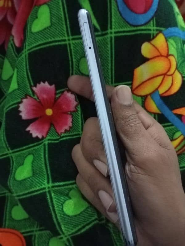 vivo y20 for sale, original panel (damaged), 6