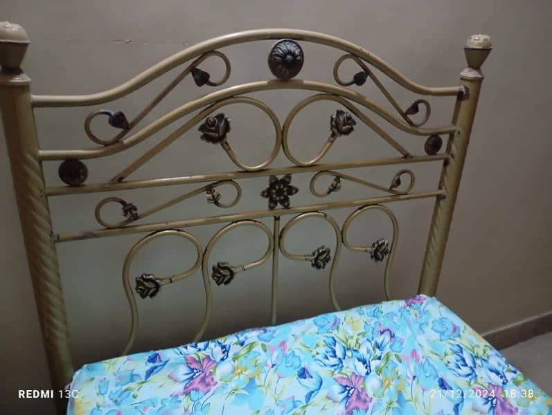 Single bed 2