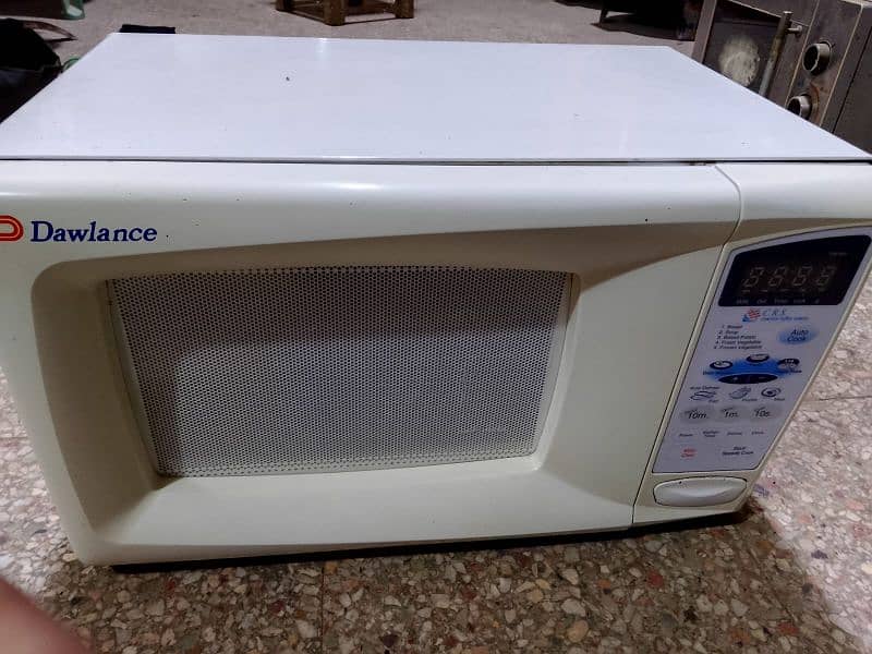 28liter imported Microwave Oven for Sale . Call 0320-4671404 1