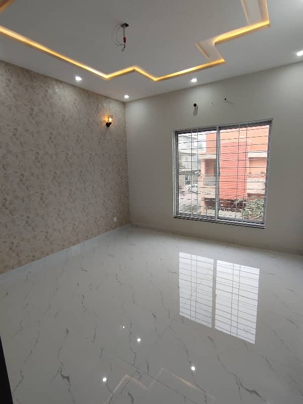 Adorable Triple Storey 10 Marla Brand New House For Sale In Nasheman Iqbal 31