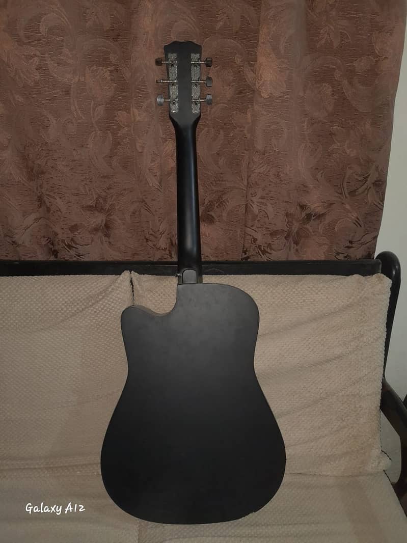 Cheap Acoustic Guitar for Urgent Sale in Lahore Just in 14000 2