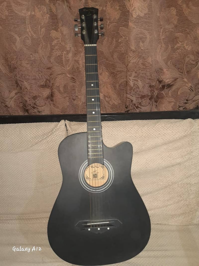 Cheap Acoustic Guitar for Urgent Sale in Lahore Just in 14000 3