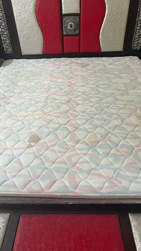 King size Bed with spring Mattress 3