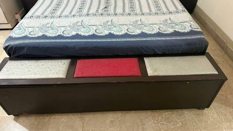 King size Bed with spring Mattress 4