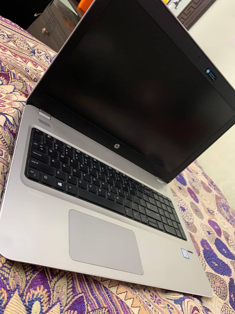 Hp laptop probook 450 G4 with professional keypad 5