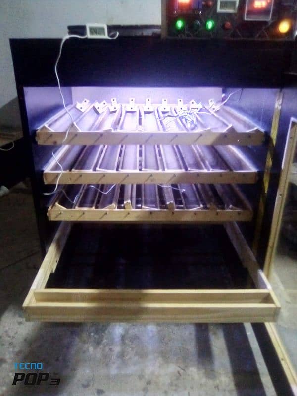 Automatic incubator 300 Eggs 1