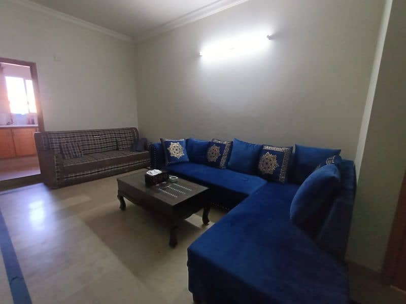 per day flat's avlible in islmabad e11 2 8