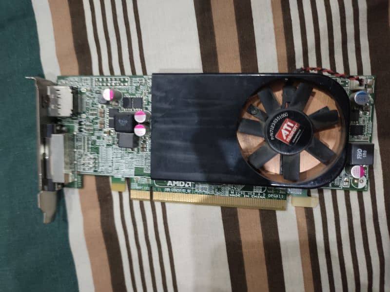 AMD Radeon R7 250 1