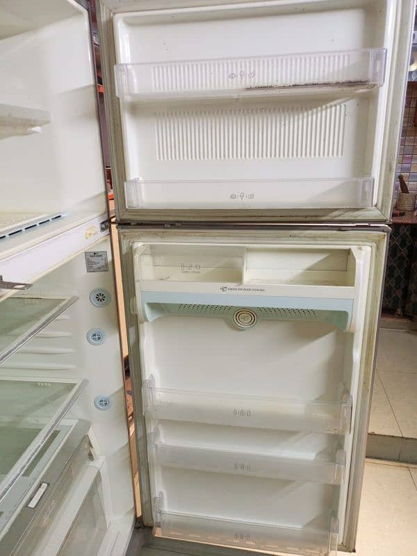 LG 2 door fridge 4