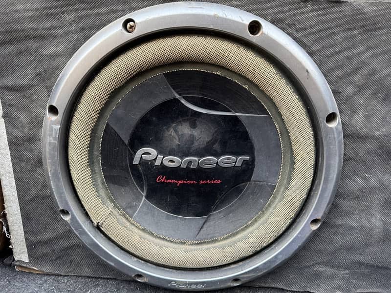 Pioneer 308D4 Subwoofer with box 0