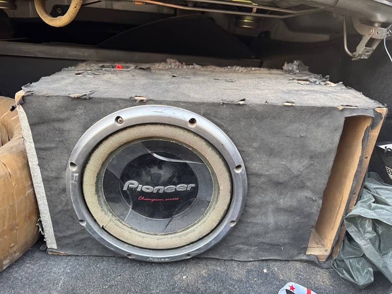 Pioneer 308D4 Subwoofer with box 2