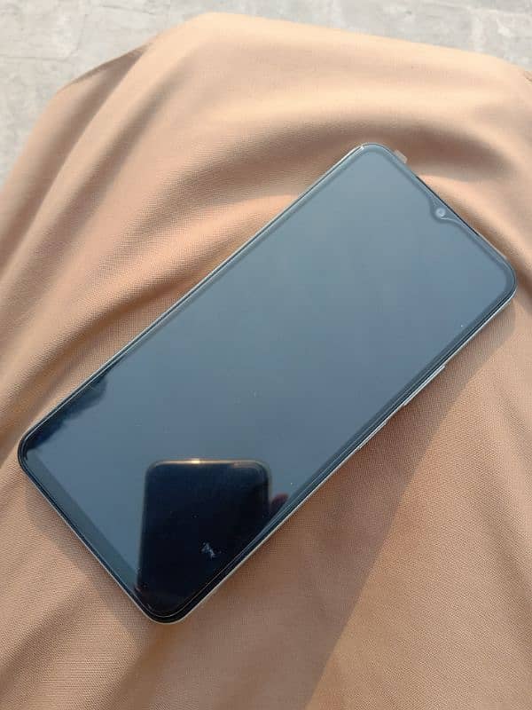 Vivo Y18 (4+4 128gb) 1