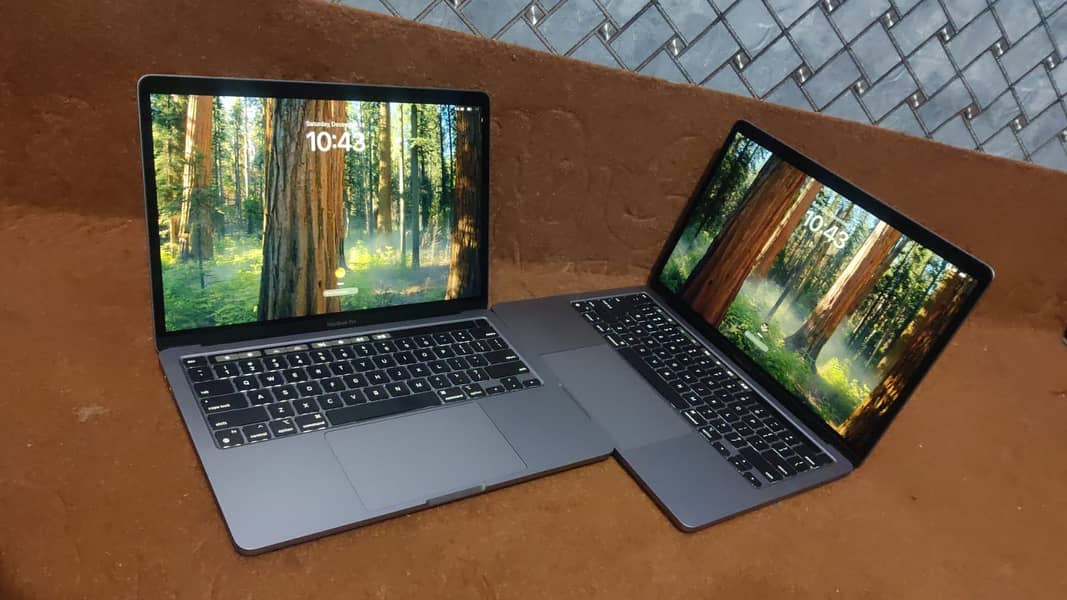 2019//2020//2022 apple MacBook Pro air 10/10 condition 0