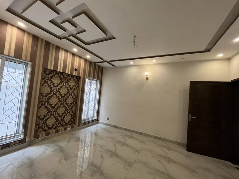 10 Marla Brand New House For Rent In Wapda Town. 11