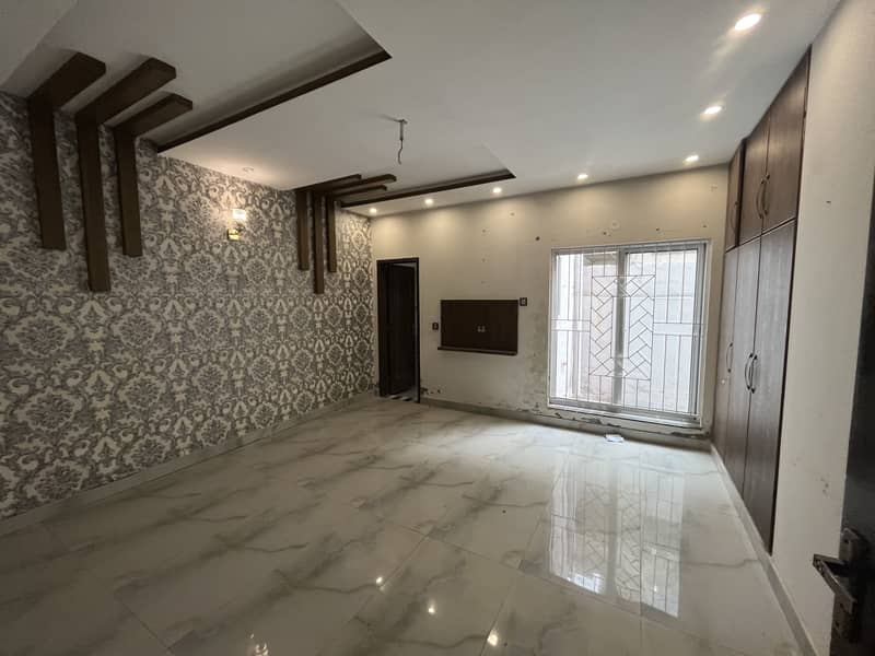 10 Marla Brand New House For Rent In Wapda Town. 12