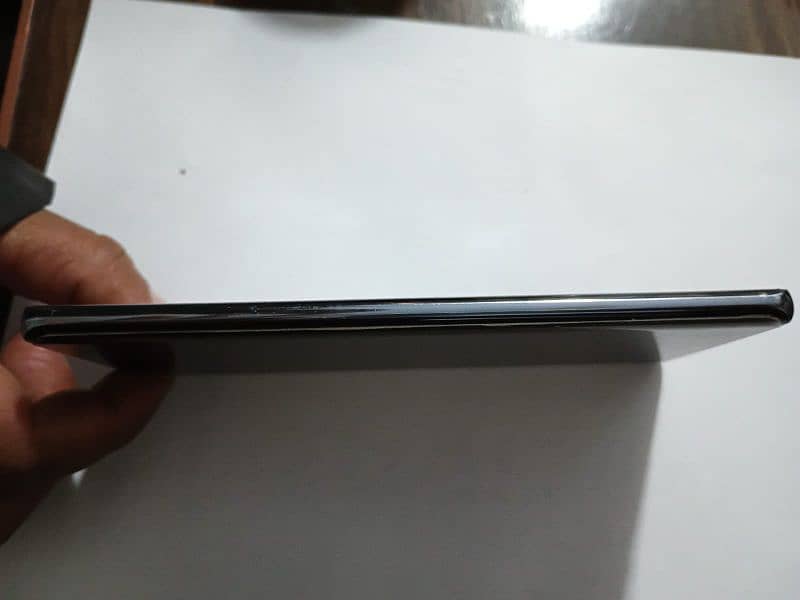 Tecno spark 20 pro plus edge display 2