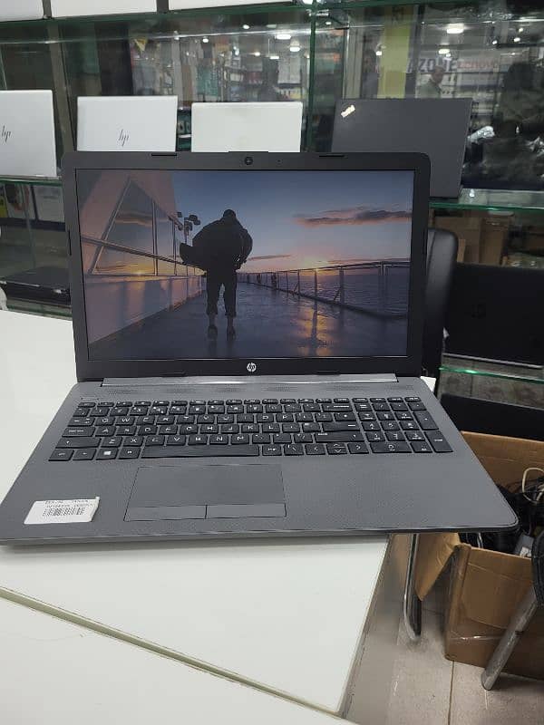 Hp 255 G7 Laptop with AMD Graphics Card 2