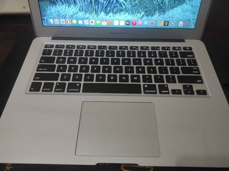 Macbook Air 2017  For Sale 4