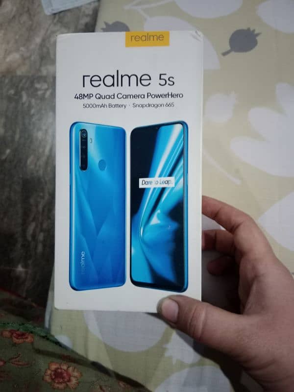 Realme 5s 4/128 2