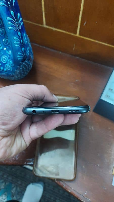 Realme 9i. 10/10 just like brand new with all accessories 1