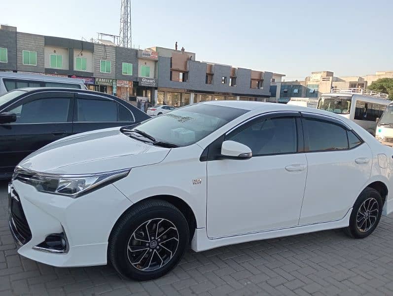 Toyota Corolla Altis 2017 1