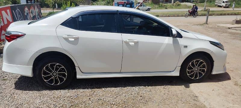 Toyota Corolla Altis 2017 9