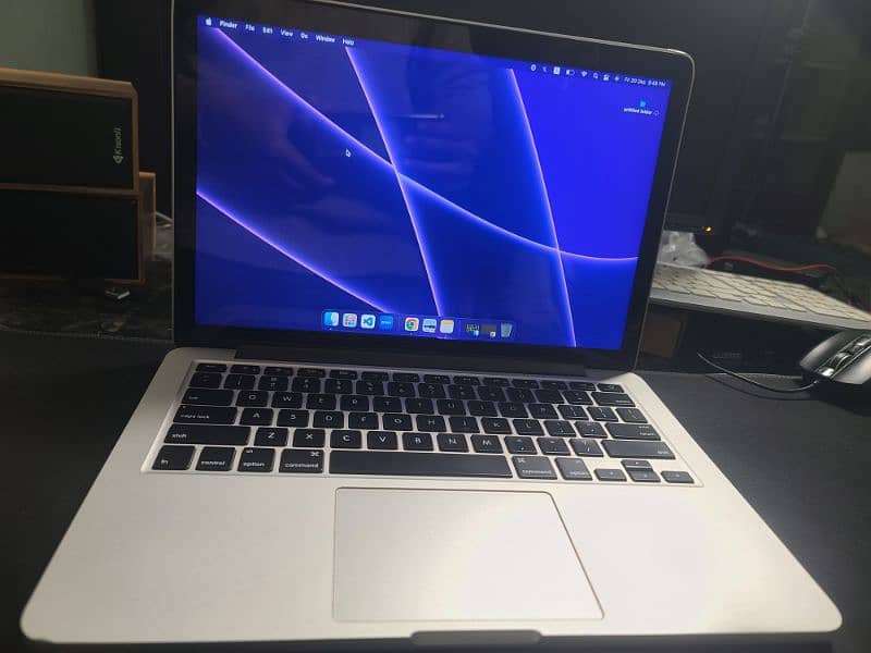 MacBook Pro 2015 10/10 condition with free keyboard 4