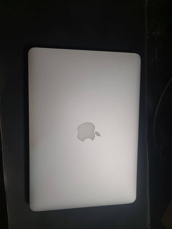 MacBook Pro 2015 10/10 condition with free keyboard 6