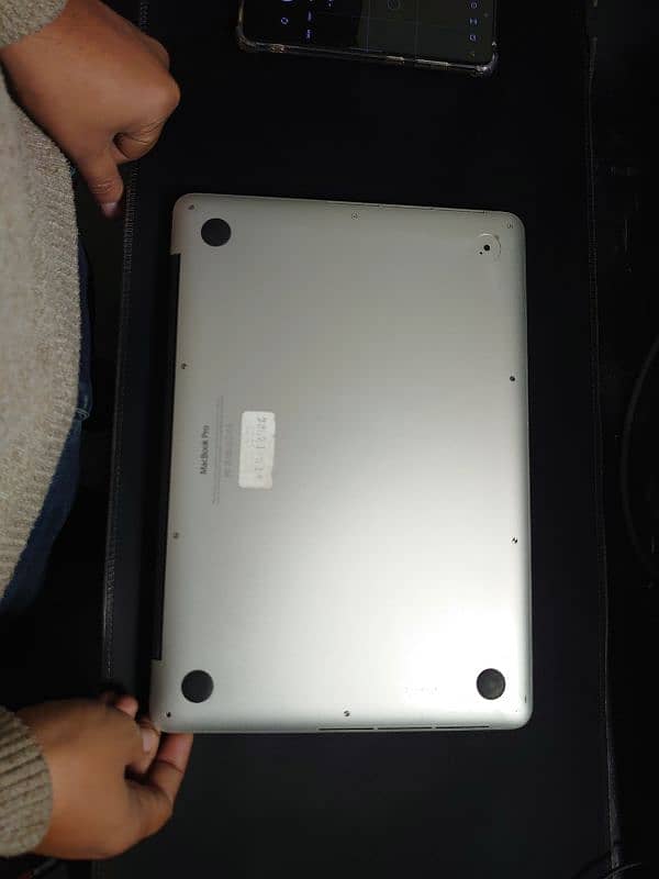 MacBook Pro 2015 10/10 condition with free keyboard 10