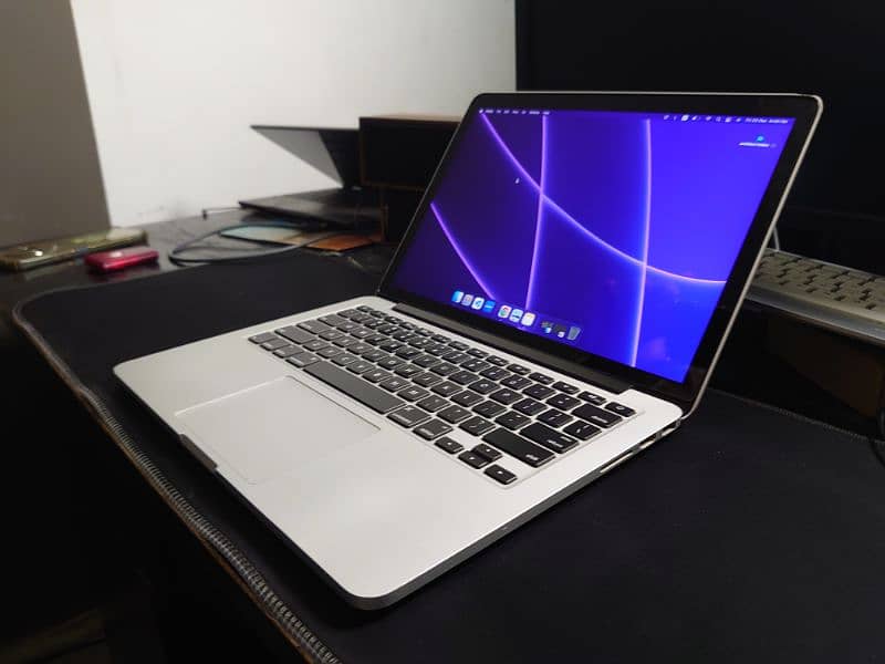 MacBook Pro 2015 10/10 condition with free keyboard 12