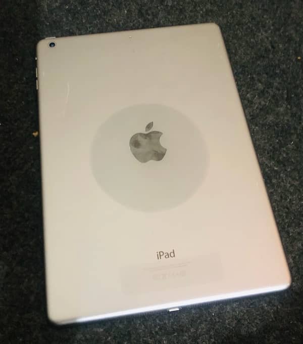 iPad Air A1475 0