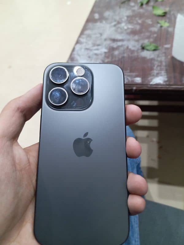 iPhone 15 pro JV 0