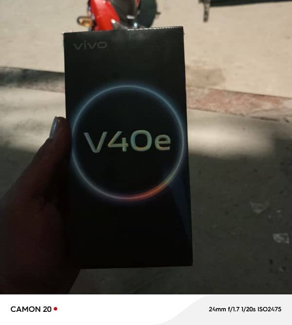 vivo V40e box pack new mobile. 3