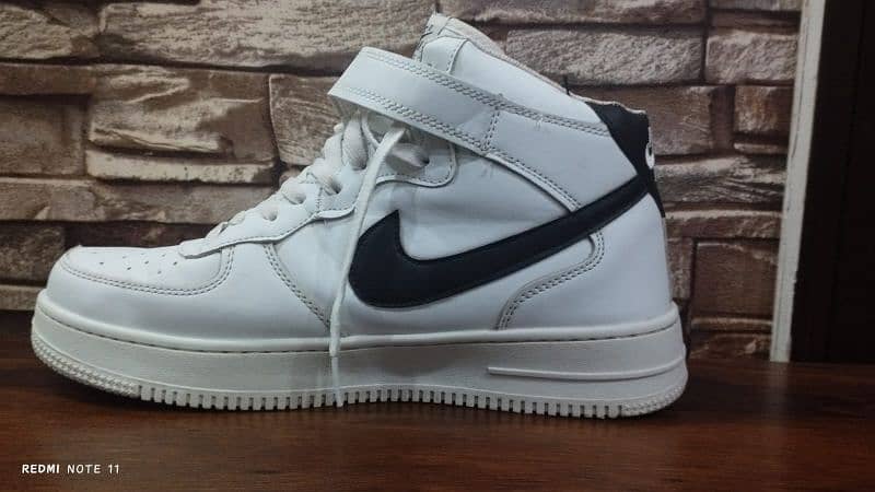 Nike Air jordan || Long || Size 42 || White and Black Combo 0