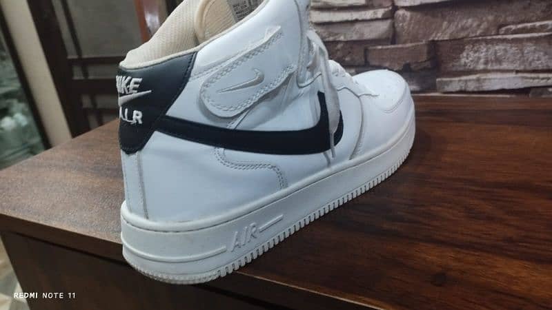 Nike Air jordan || Long || Size 42 || White and Black Combo 2