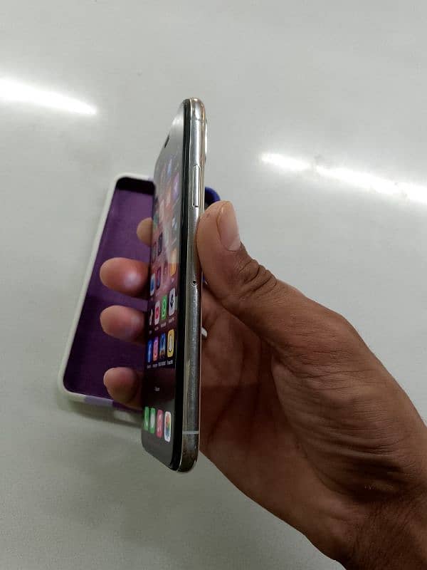 Iphone x 64 gb only Whatsapp 03094794642 1