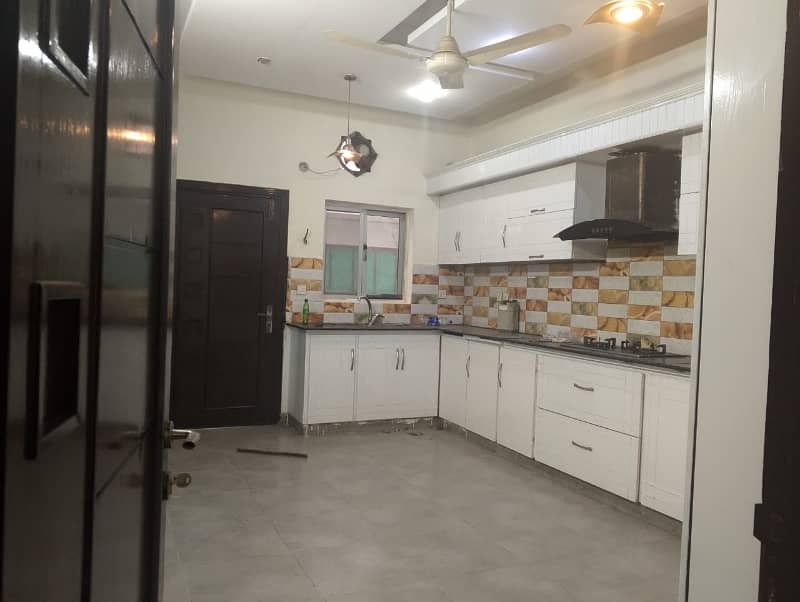 1 Kanal double Unit house for rent. Electricity, Gas. Super Hot Location Rent Asking Rs 250000 9