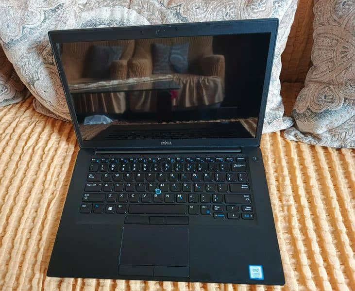 Dell Latitude 7490 Core i7 8-Gen Laptop in Good Condition. 9