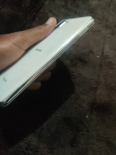 Aquos R2 non pta 4/64 Rs14000