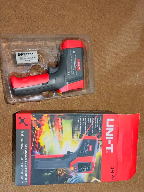 Infrared Thermometers (UT303A/UT303C/UT303D) 4