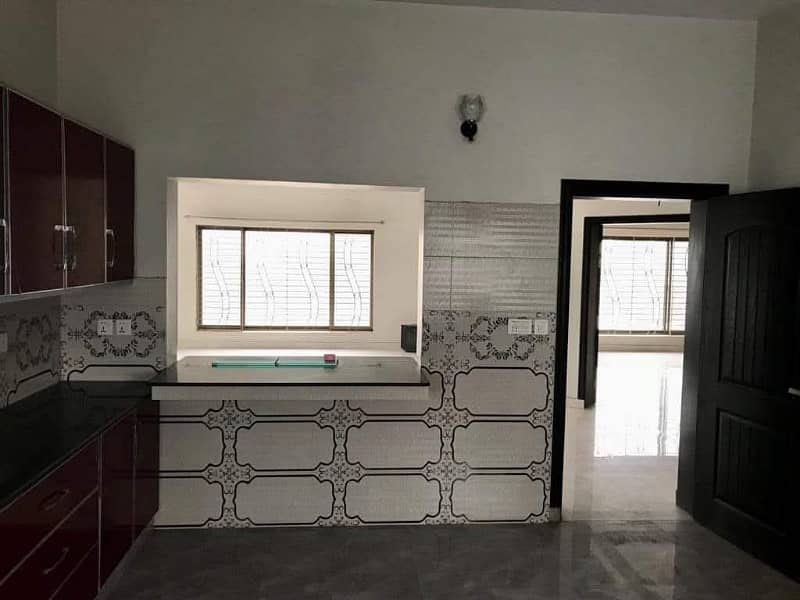 2 Kanal Upper Portion For Rent UET Society 11