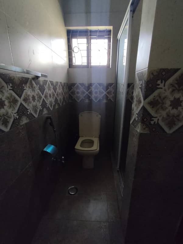 2 Kanal Upper Portion For Rent UET Society 24