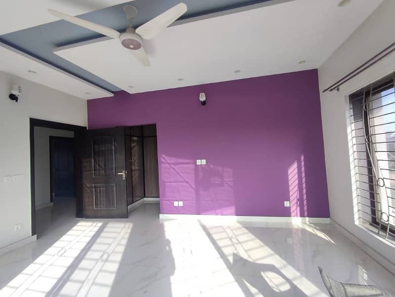 2 Kanal Upper Portion For Rent UET Society 37