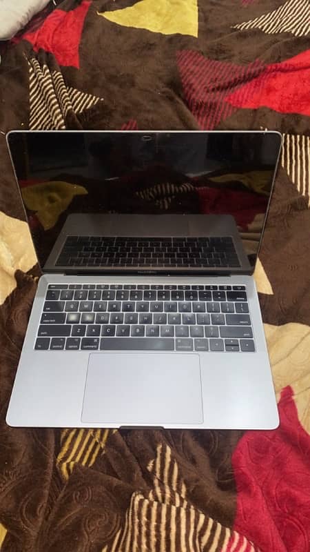 MacBook pro 2017 1