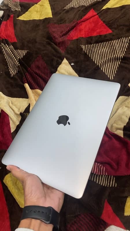 MacBook pro 2017 3