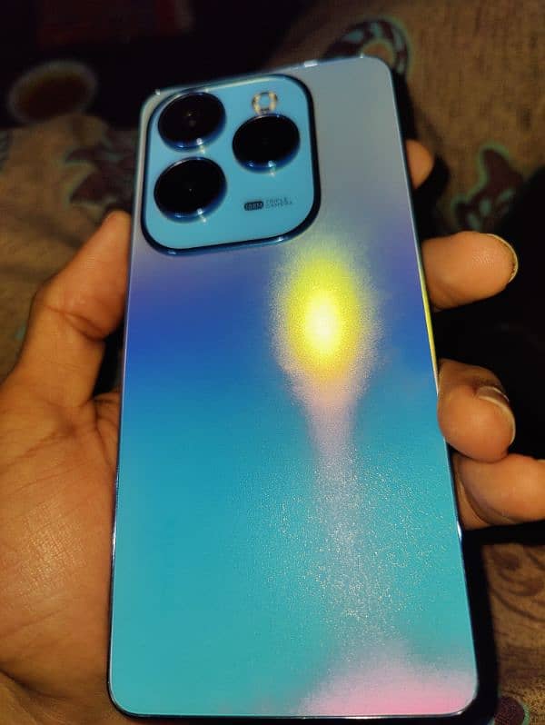 Infinix Hot 40 pro 14