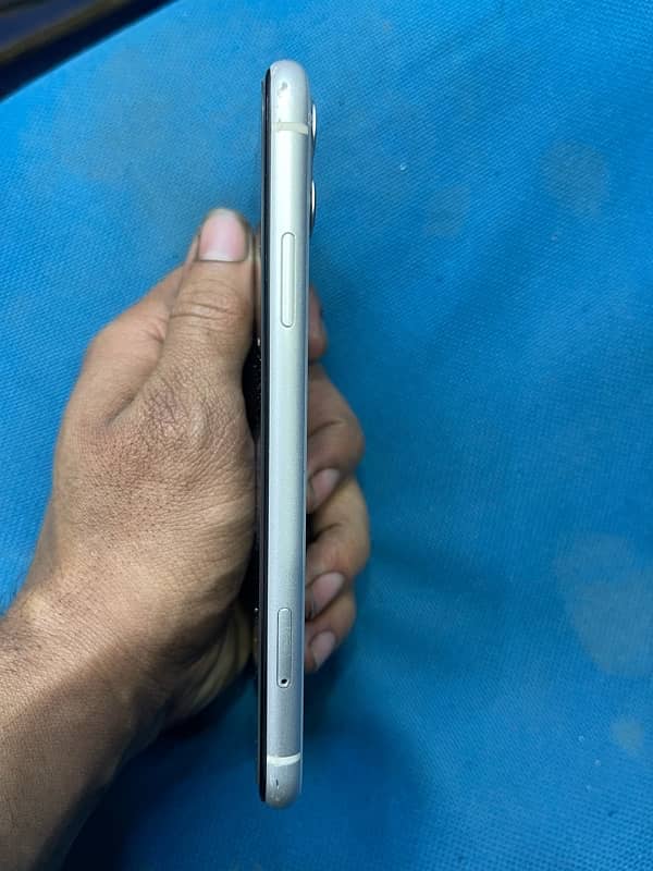 iphone 11 64 GB PTA approved 4