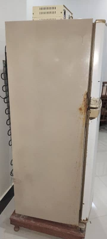 Dawlance refrigerator (urgent selling) 3