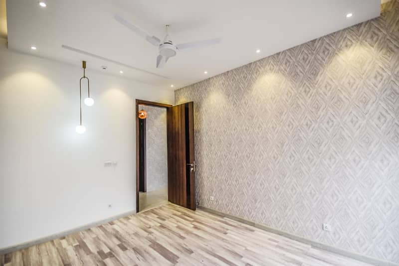 One Kanal Newly Built Modern Bungalow Near Raya Fairways Commercial Prime Location 24